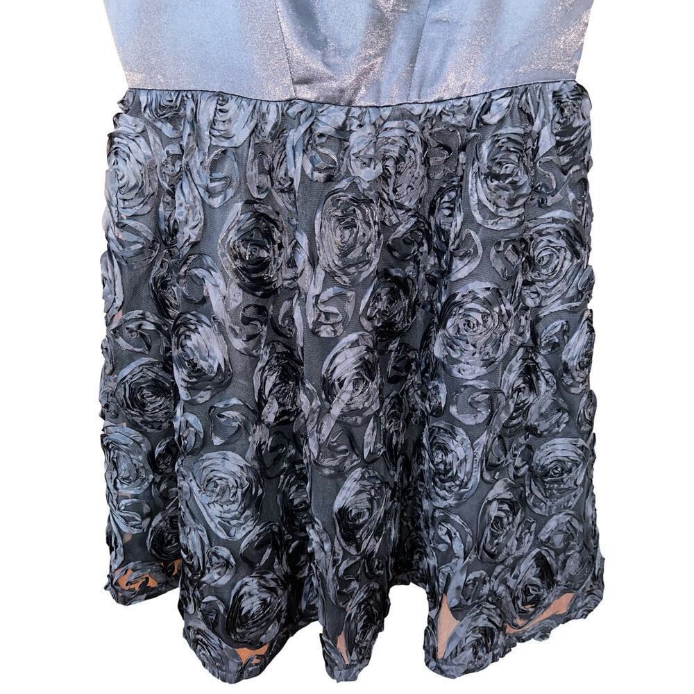 Adrianna Papell Women’s Boutique Black Rose Petal Cocktail Fit Flare Dress Sz. 8 - Picture 4 of 13